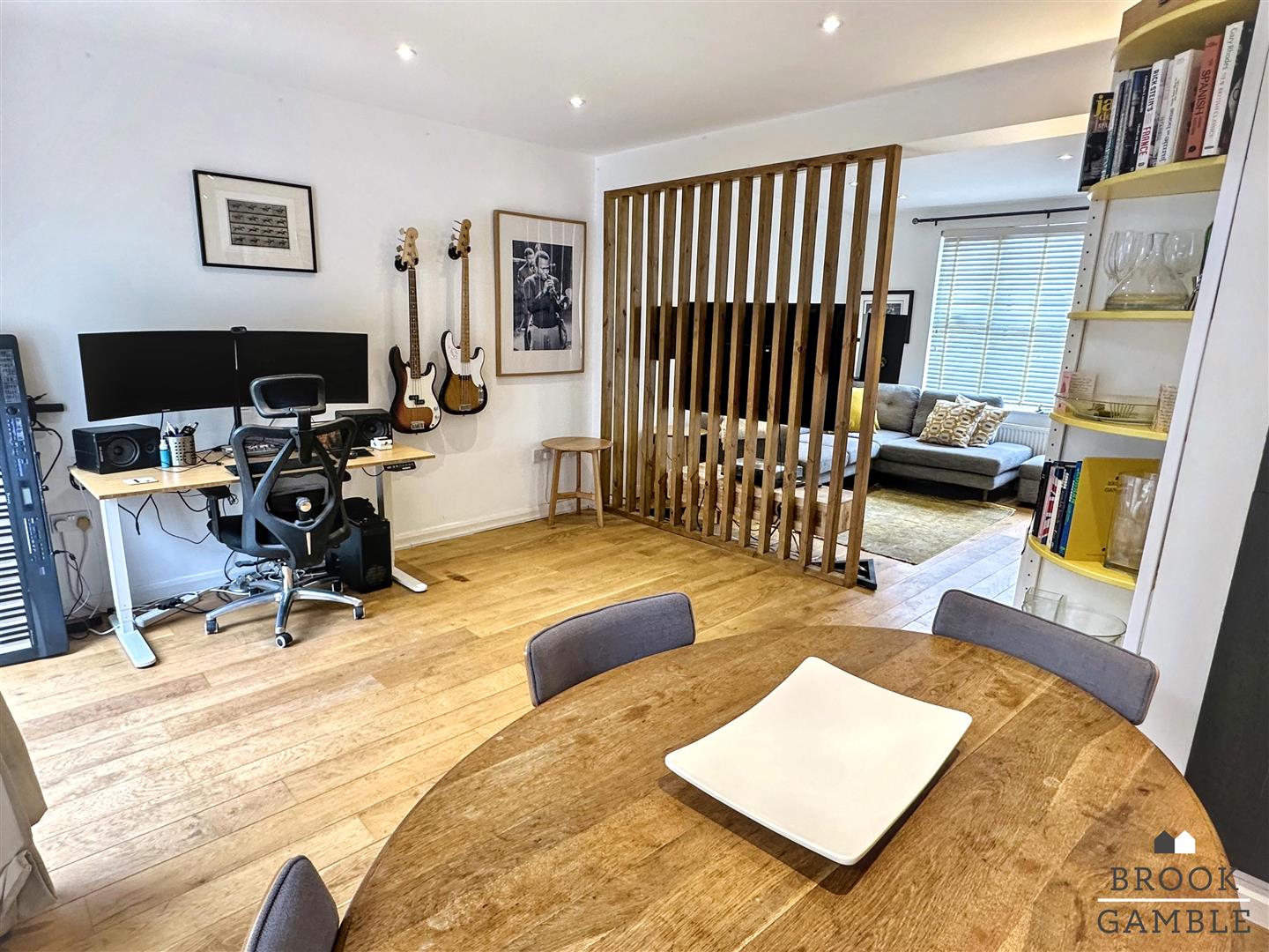2 Bedroom House. Melbourne Road in Eastbourne,  15